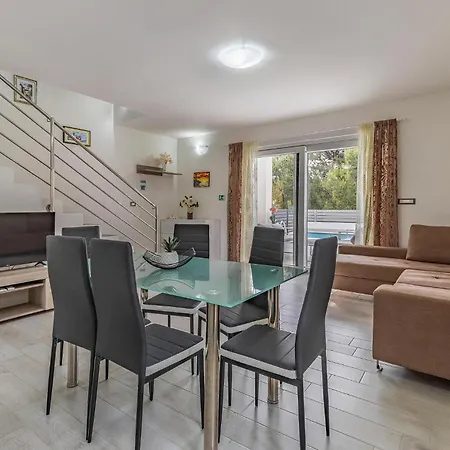 Amazing In With Wi-fi Holiday home