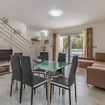Awesome In Prázdninový dům