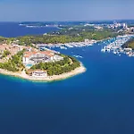 Awesome In Prázdninový dům *